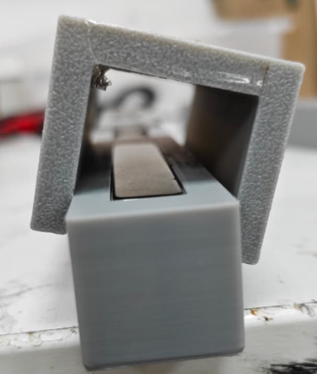 Neodymium side magnet placement on the track